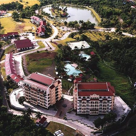 Graceland Estates And Country Club Lucena Ngoại thất bức ảnh